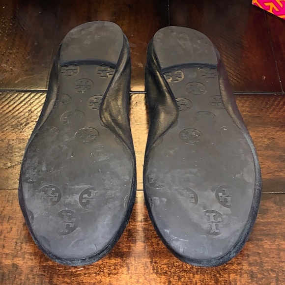 Tory Burch Black/Silver Leather Reva Flats -- Size 8.5 - Picture 9 of 13